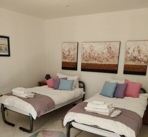 3 bedrooms, iron/ironing board, free WiFi, bed sheets