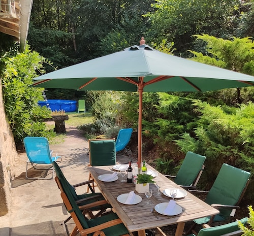 Cottage set in grounds of 25 acres with lake