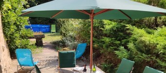 Cottage set in grounds of 25 acres with lake