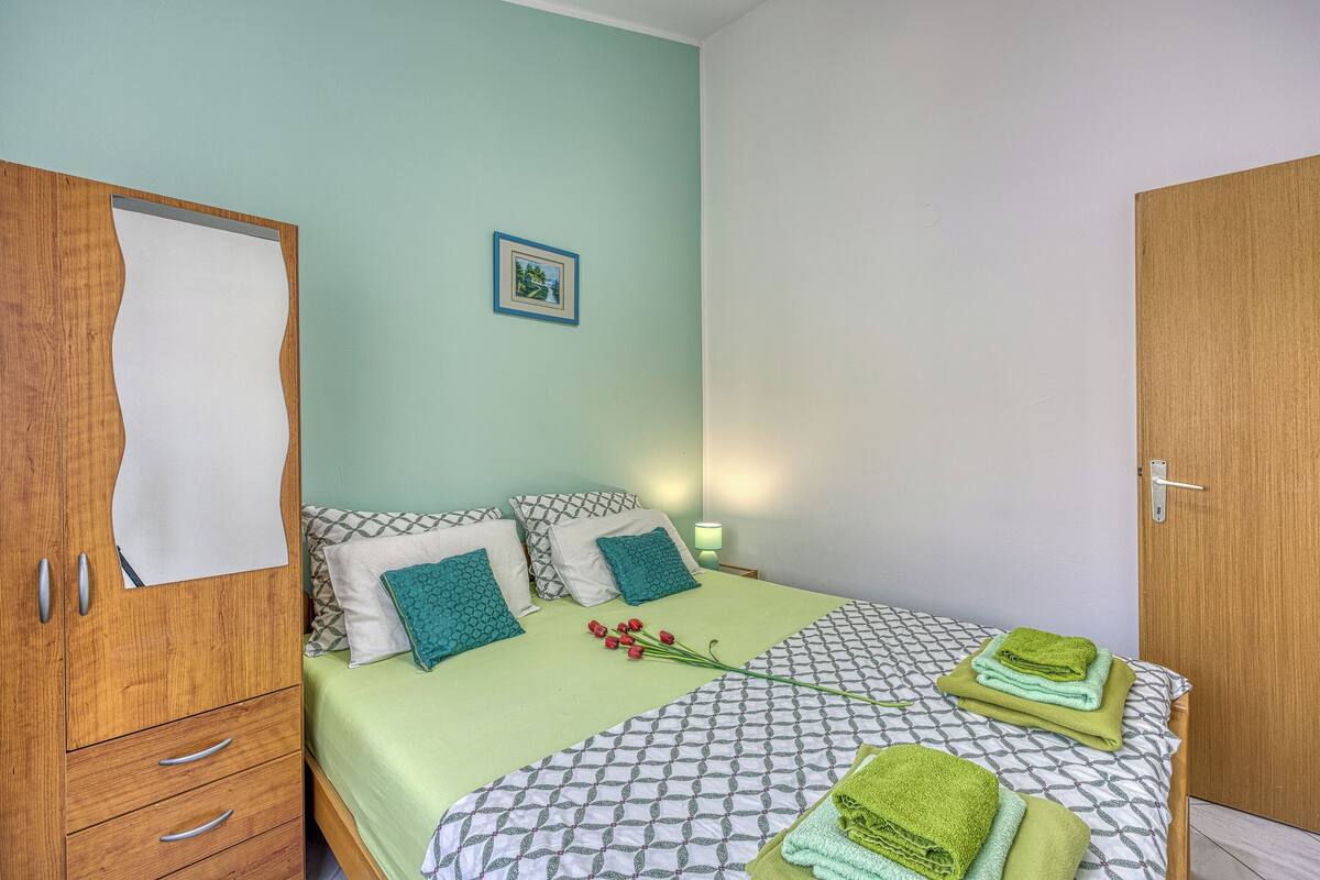 Family Apartment, Multiple Bedrooms, Mountainside (Turquoise Apartment Sea View) | 1 bedroom, free WiFi, bed sheets