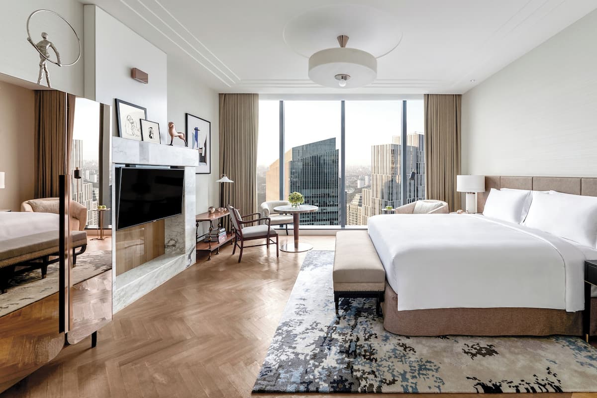 Deluxe Room, 1 King Bed (Skyline) | 1 bedroom, premium bedding, minibar, in-room safe