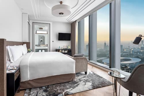 Executive Room, 1 King Bed (Cityscape) | Premium bedding, minibar, in-room safe, desk