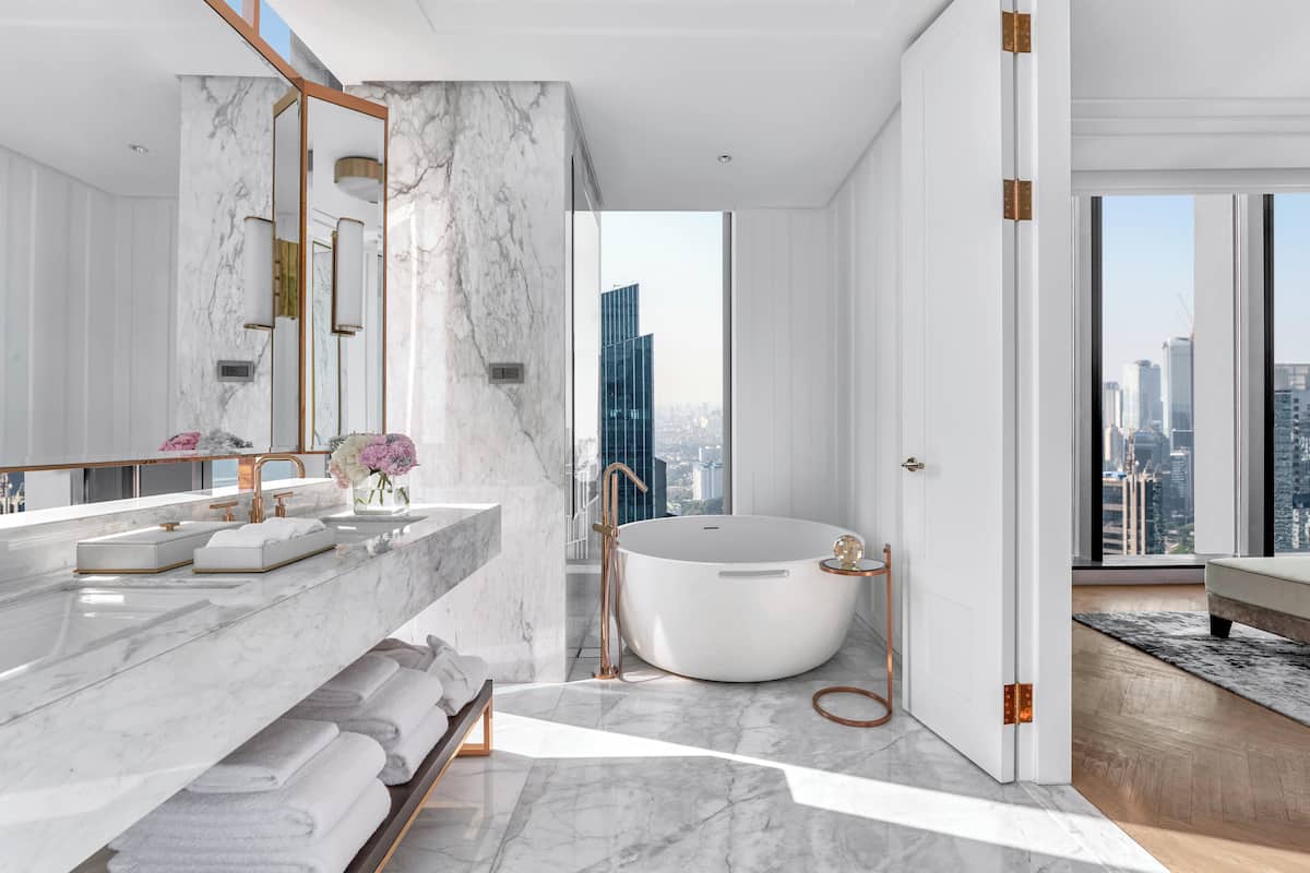 executive room, 1 king bed (cityscape) | bathroom | separate bathtub and shower, deep-soaking bathtub, rainfall showerhead