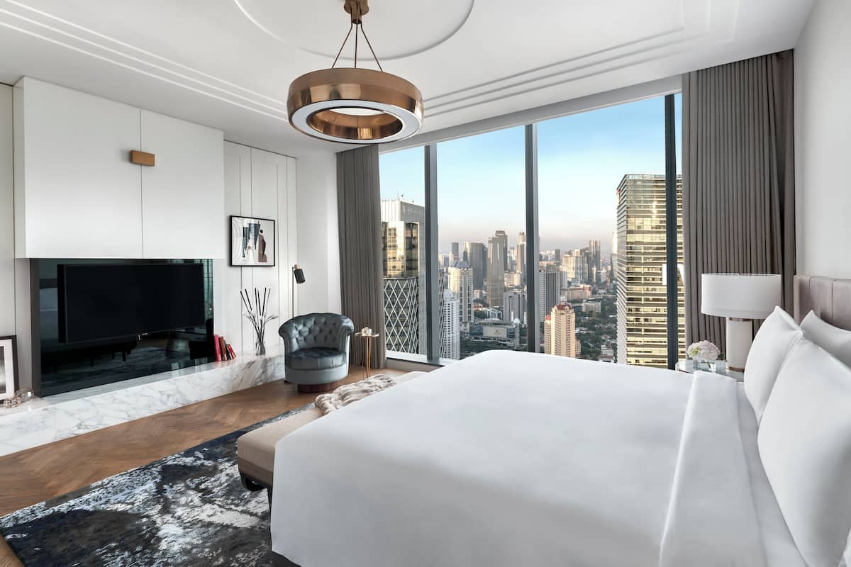 suite, 1 bedroom (langham) | premium bedding, minibar, in-room safe, desk