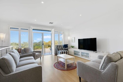 Beach Front Esplanade Victor Harbor - Wi-Fi and Linen Included