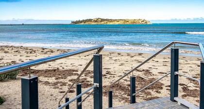 Beach Front Esplanade Victor Harbor - Wi-Fi and Linen Included