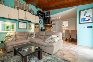 Apartment (One Bedroom Apartment with Terrace) | Living room | TV - Apartment & Room Sunset Beach (Dubrovnik)