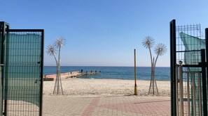 Plage privée, sable blanc, navette gratuite vers la plage