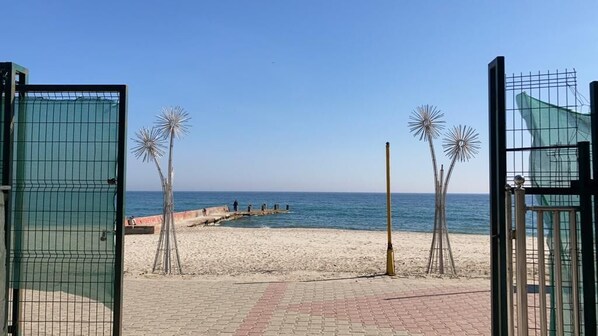 Private beach, white sand, free beach shuttle - Mavidebul (Silivri)