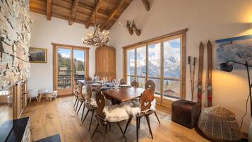 Chalet (5 Bedrooms) | Pelan lantai