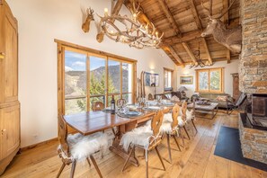Chalet (5 Bedrooms) | Front of property