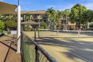 Sports court - 2-Bed Family Haven with Pools, BBQ & Playgrounds (Mermaid Beach)