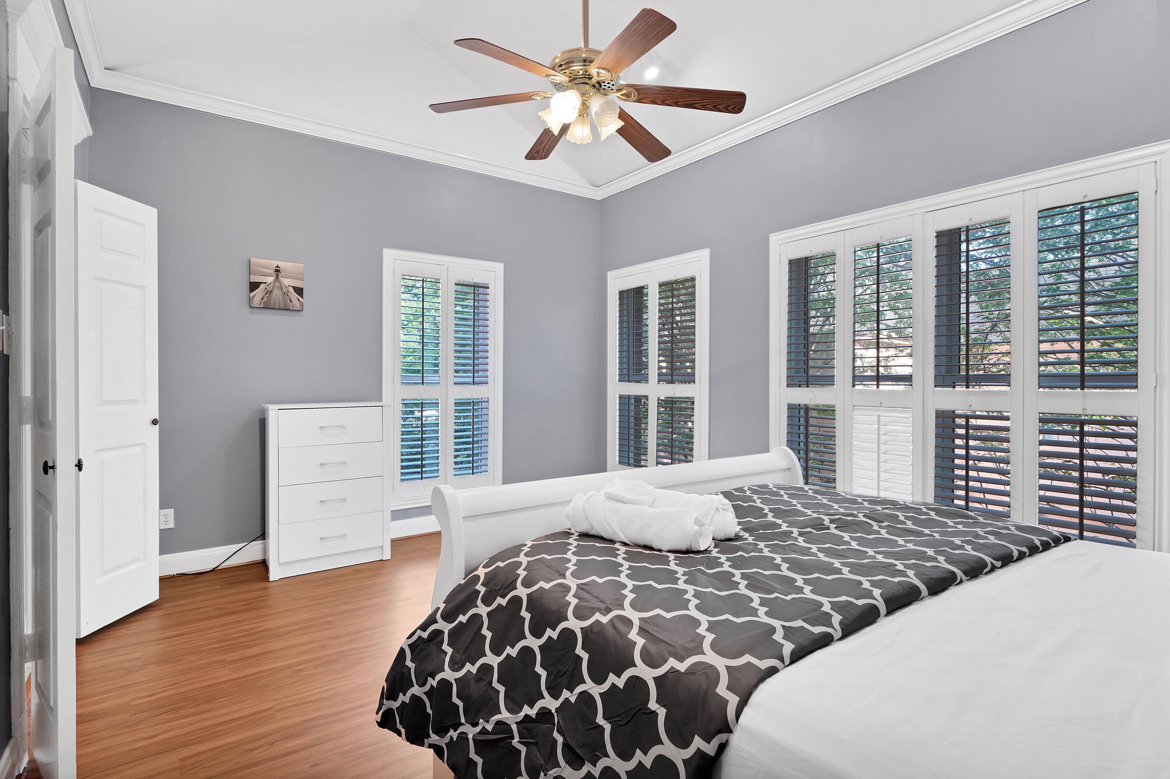 4 camere, Wi-Fi gratuito, lenzuola