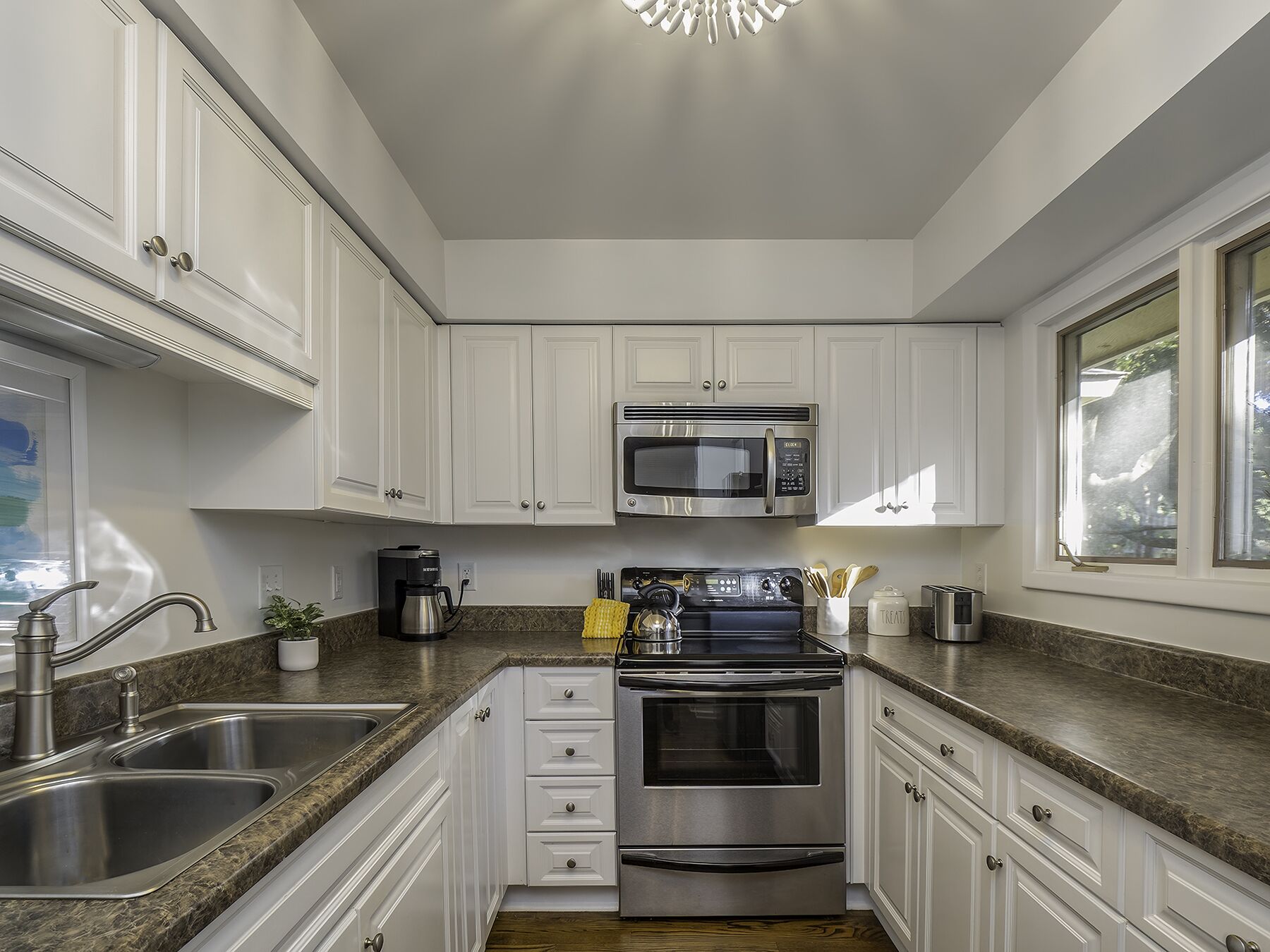 3 BD/2 BA  Pet Friendly Summerwind! Close to Beaches, Pools, Dining & Golf!