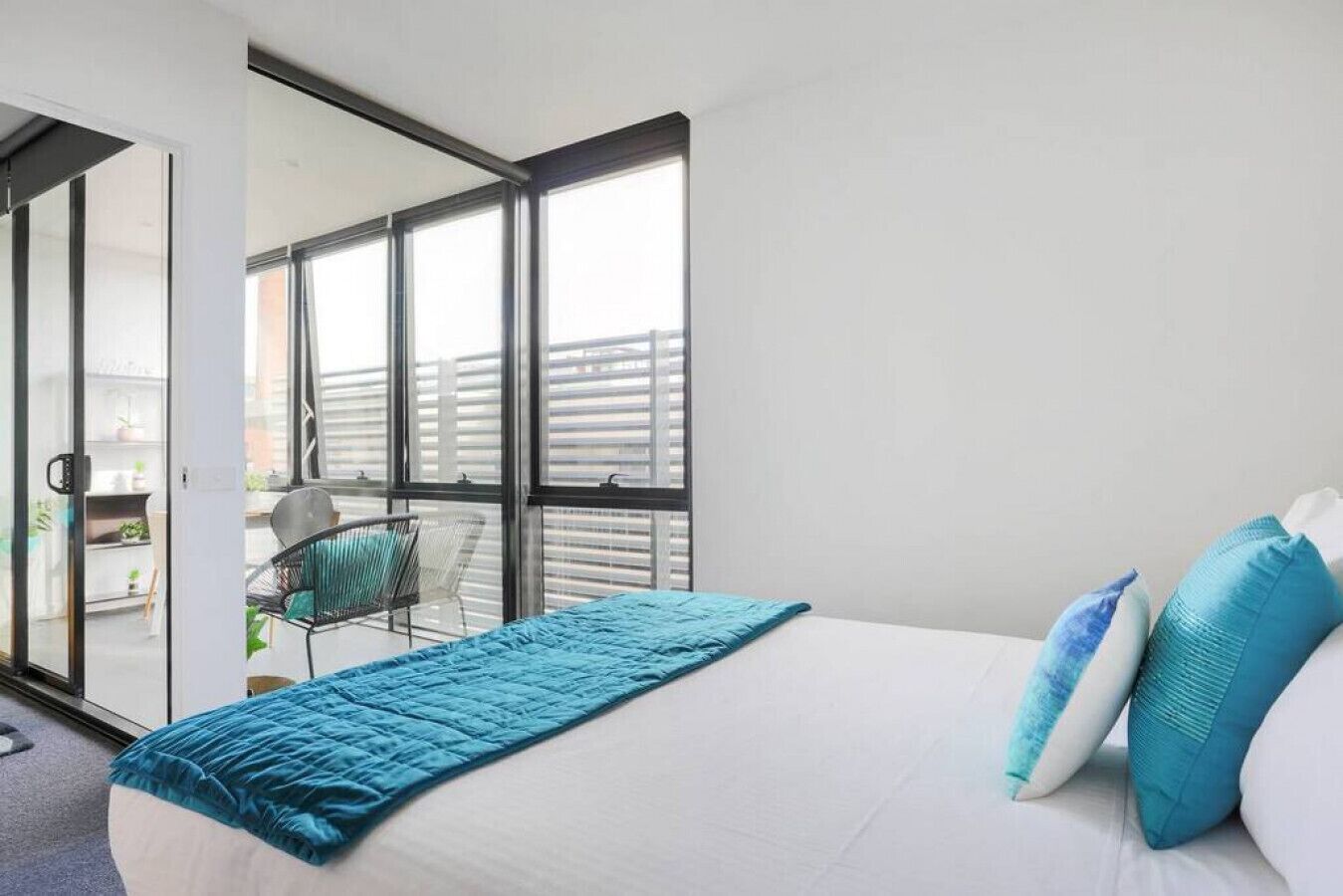 Sleek · Sleek Collingwood*FreeCarpark*Netflix* — image 19