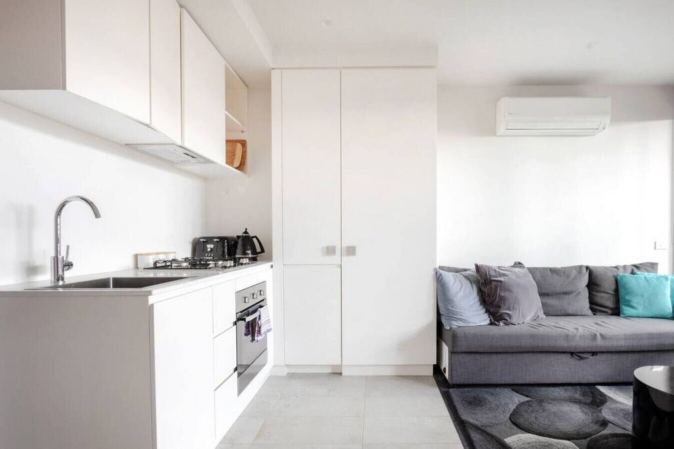 Sleek · Sleek Collingwood*FreeCarpark*Netflix* — image 15