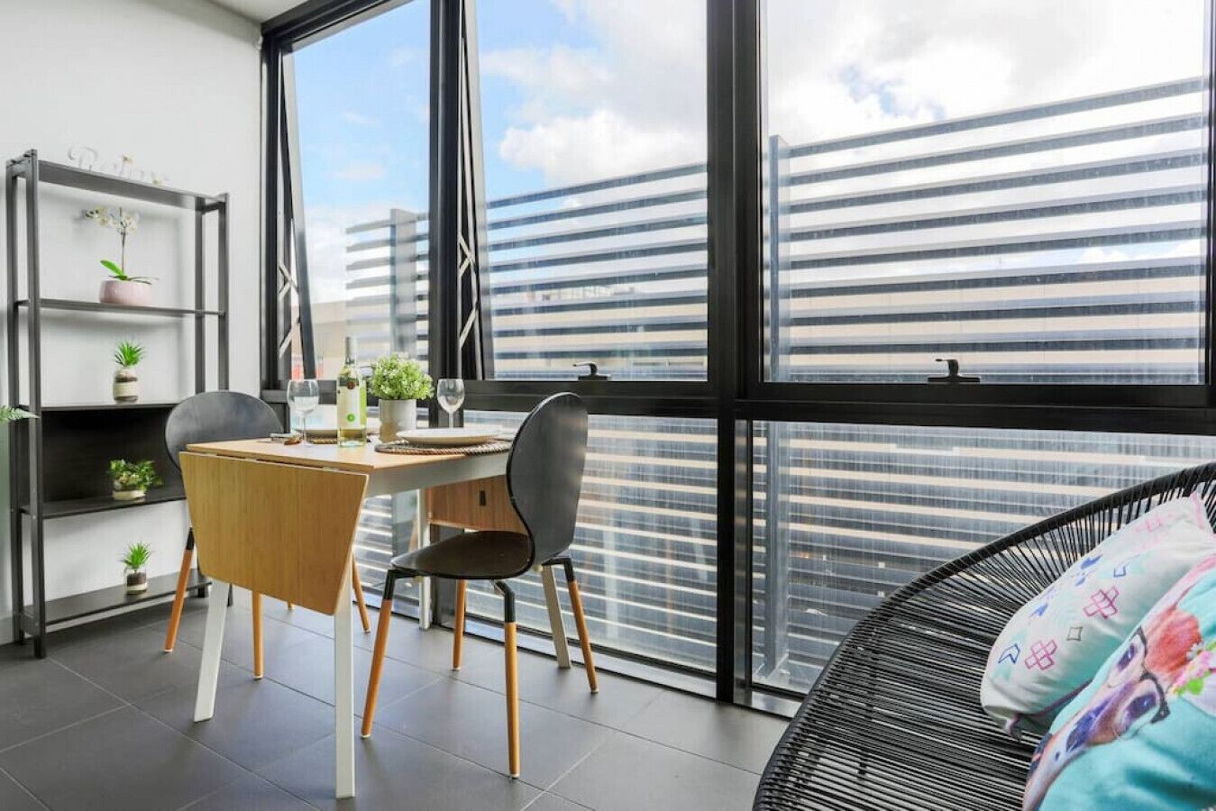 Sleek · Sleek Collingwood*FreeCarpark*Netflix* — image 11