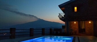 Pool villa in peaceful location. Breathtaking views of sea, Mt. Etna & Taormina
