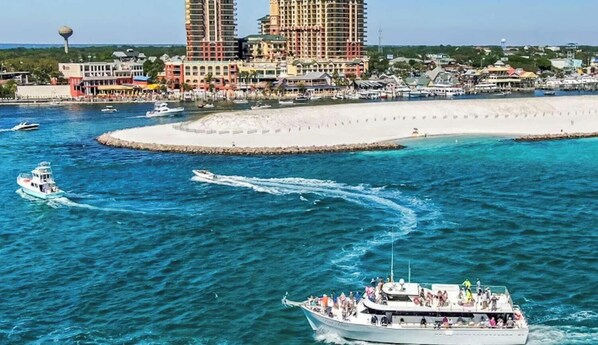 On the beach - Private Beach with Free Beach Service included March - October.    Book today at Hap's Holiday! (Miramar Beach)