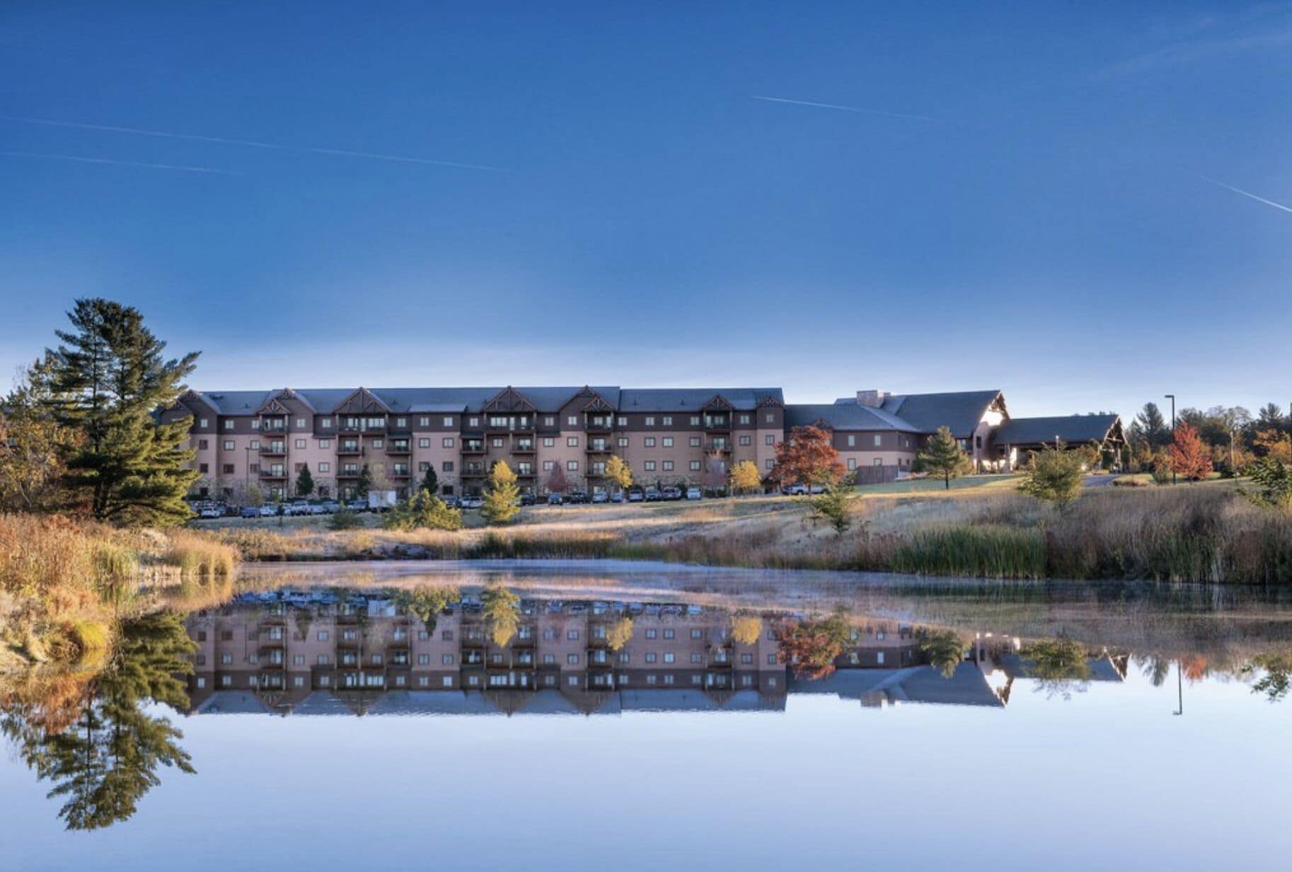 FREE Wilderness Water Park, Game Room & More! 1 Bedroom Sleeps 4 @Glacier Canyon