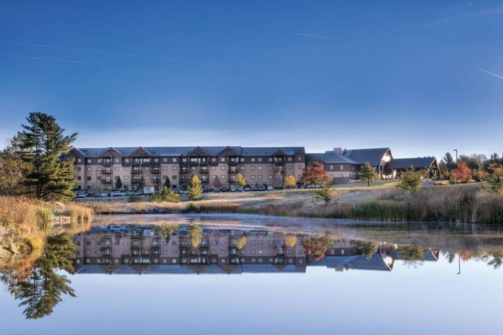 FREE Wilderness Water Park, Game Room & More! 1 Bedroom Sleeps 4 @Glacier Canyon