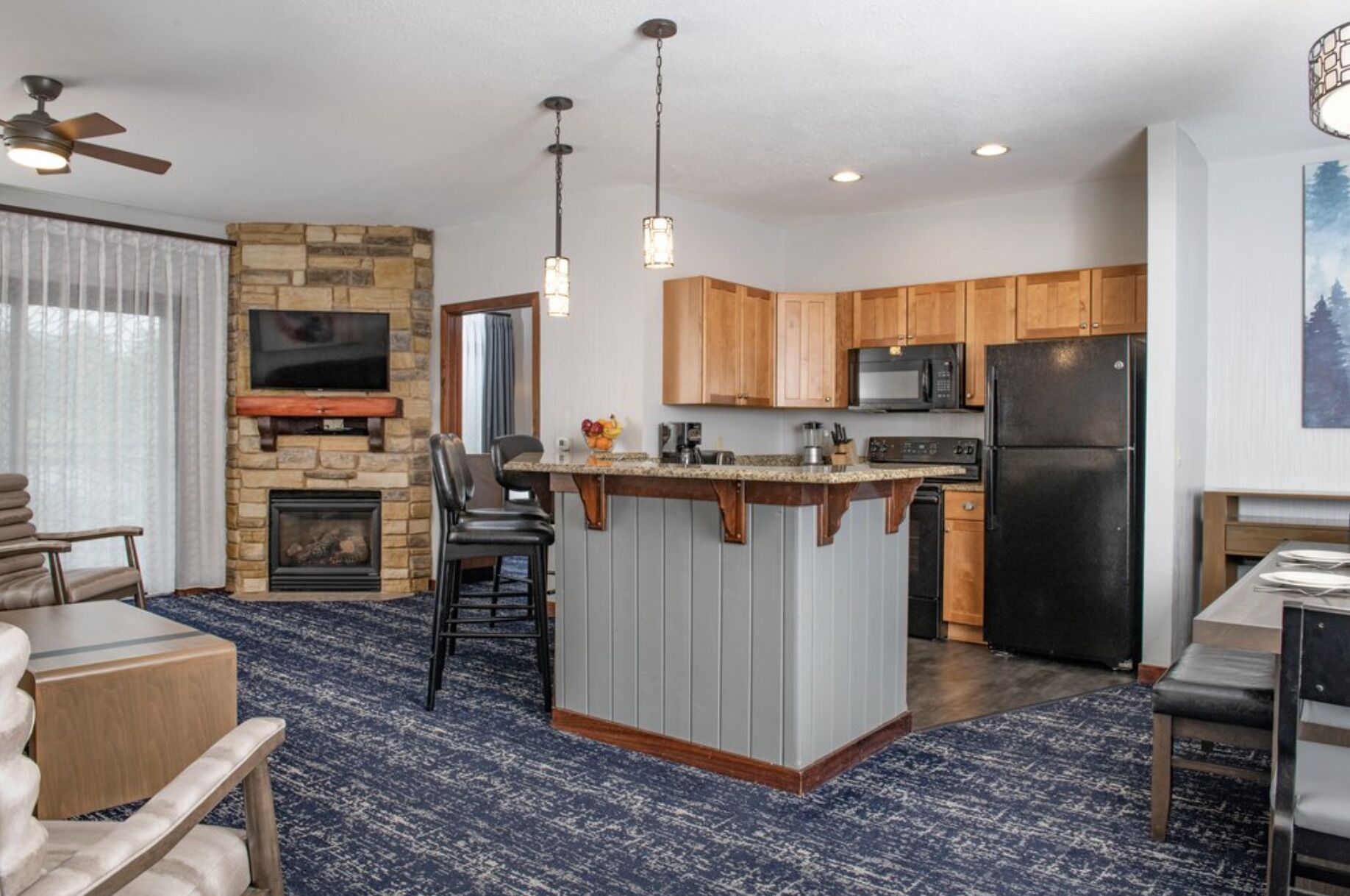 FREE Wilderness Water Park, Game Room & More! 1 Bedroom Sleeps 4 @Glacier Canyon