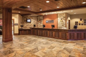 Lobby - Glacier Canyon - FREE Wilderness Water Park Passes, Game Room & More! Sleeps 4 (Baraboo)