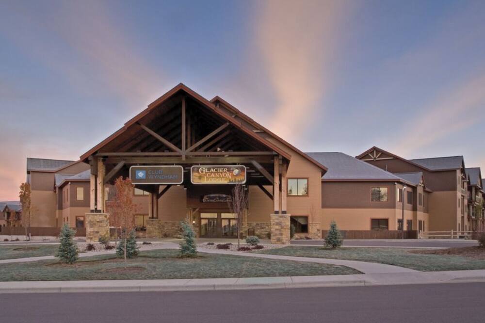Glacier Canyon - FREE Wilderness Water Park Passes, Game Room & More! Sleeps 4