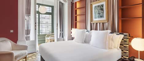 Premium-værelse | Minibar, pengeskab på værelset, skrivebord