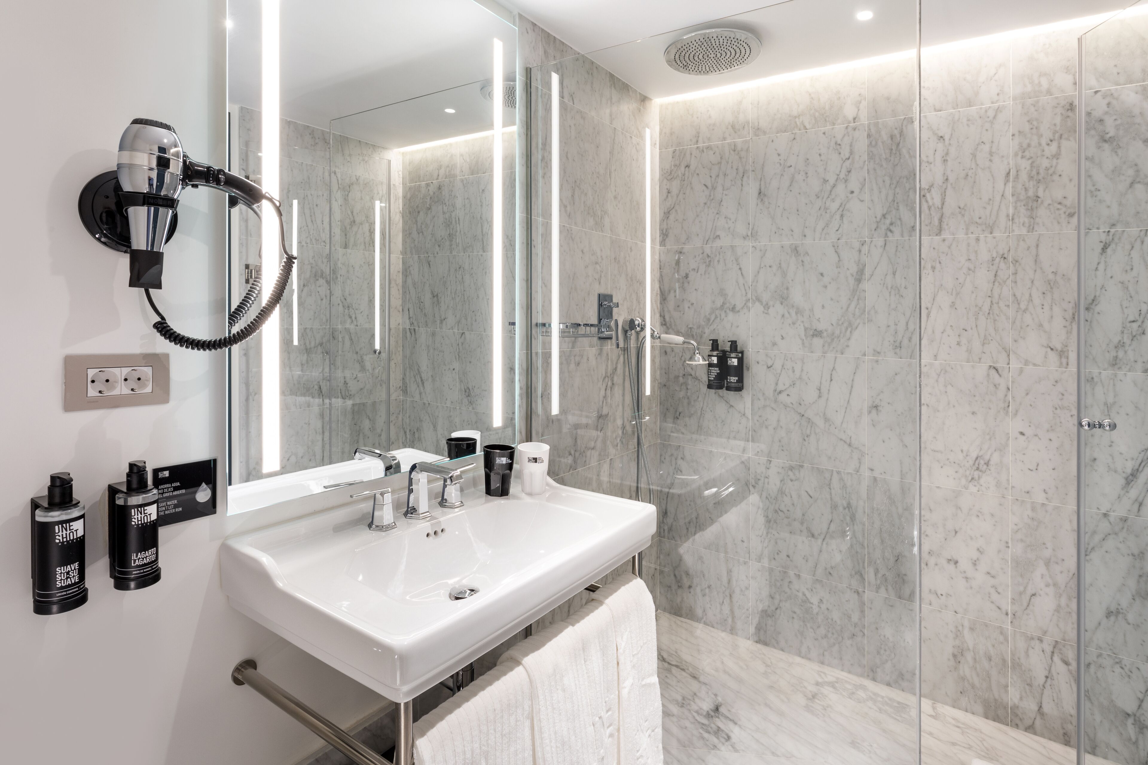 panoramic room | bathroom | shower, rainfall showerhead, hair dryer, towels