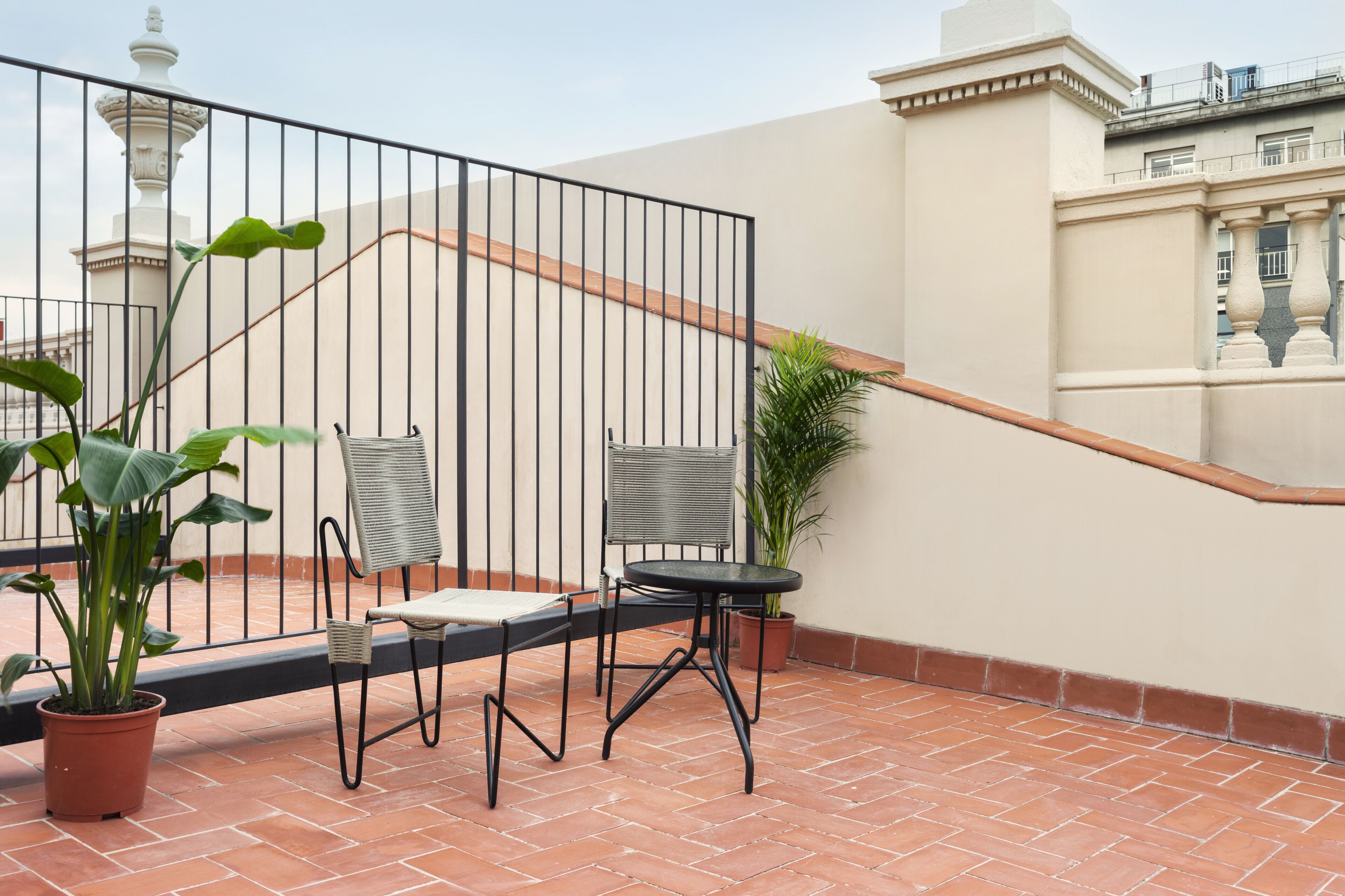 panoramic room | terrace/patio