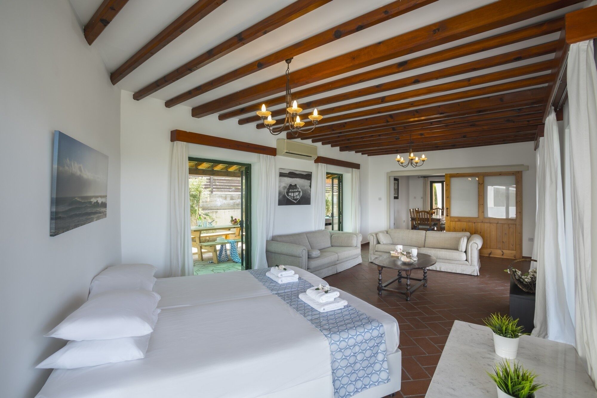 4 bedrooms, in-room safe, iron/ironing board, travel crib