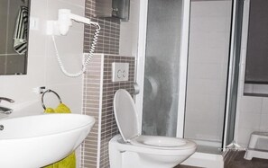 Baignoire, serviettes fournies