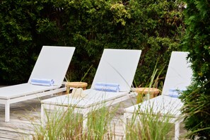 Terrace/patio -  Parker Beach Lodge (South Yarmouth)