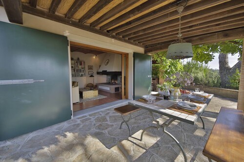 MY TUSCANY VILLA: Absolute privacy, between pine and olive trees