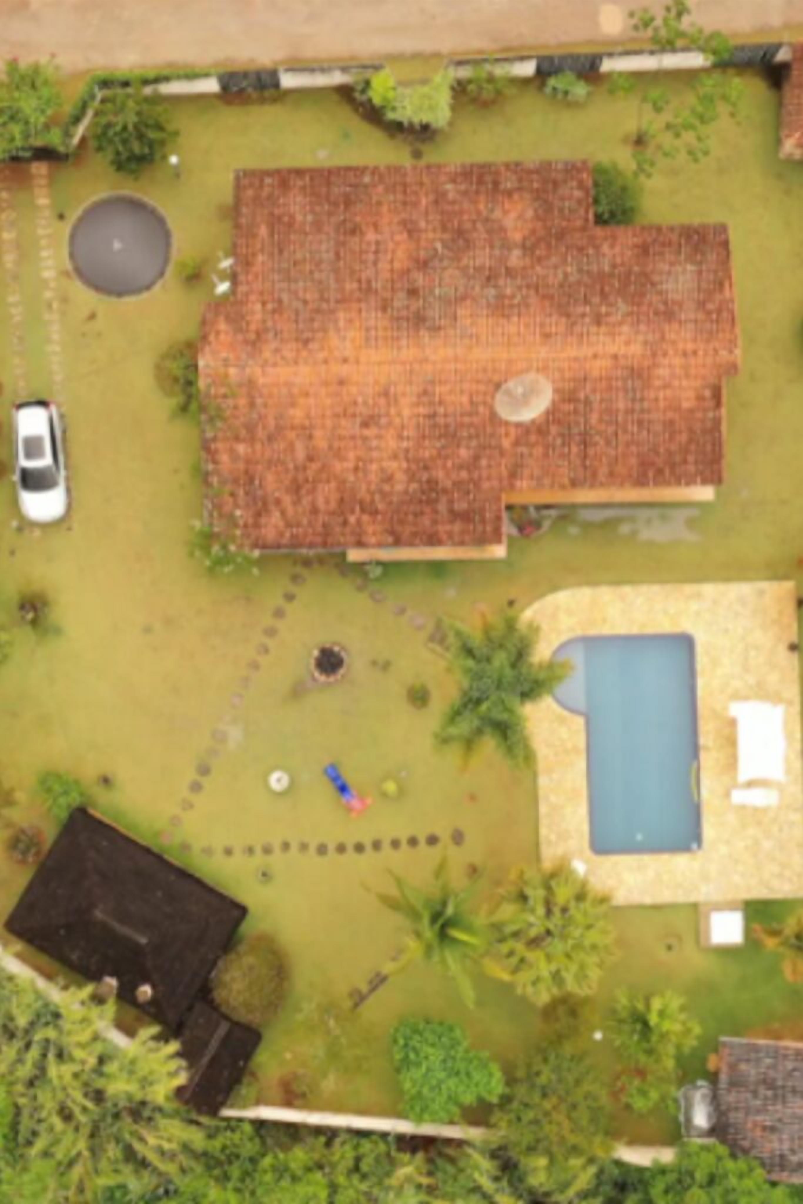 Beautiful family home in Atibaia with children's trampoline pyra internet 300mb