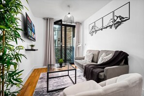 TV, Netflix, streaming services