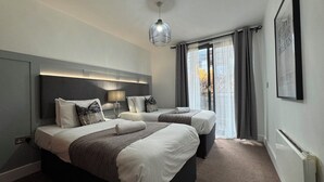 Room - Arcadian Apartment - Secure Parking - Balcony (West Midlands)