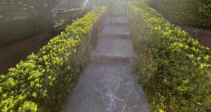 COTTAGE WITH LARGE GARDEN WITHIN WALKING DISTANCE FROM THE SEA