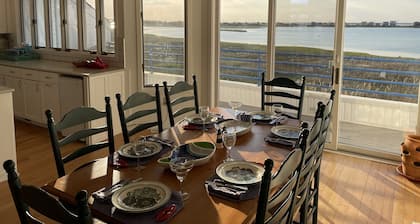 Bayside Retreat with Fabulous Views, Short walk to the Beach, Marvelous Sunsets