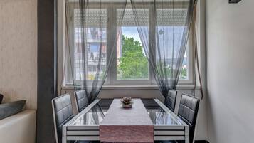 Comfort Apartment | Dining room