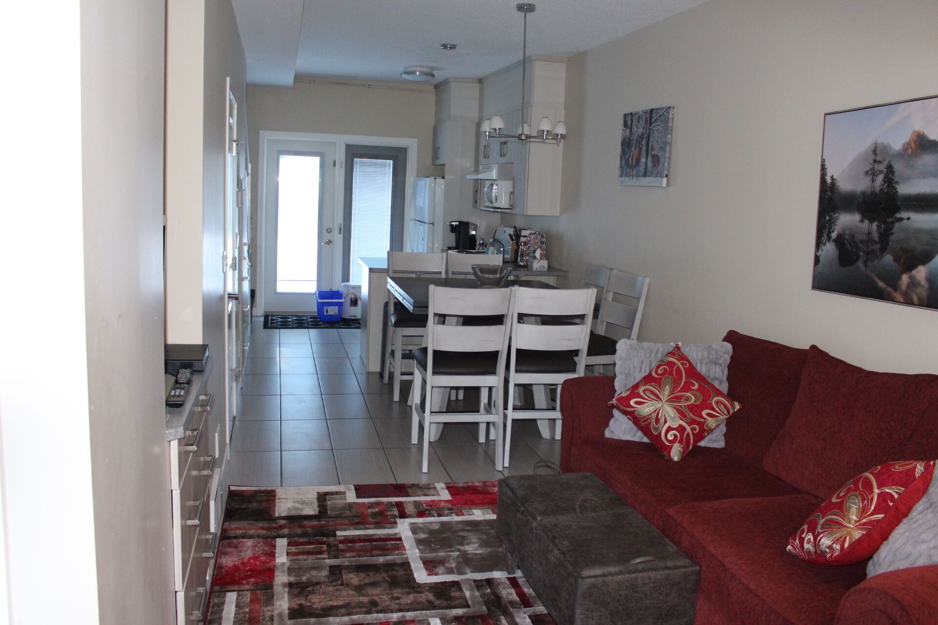 2 bedroom Mountain View Suite Getaway, at the gate of Banff National Park.