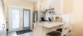 2 bedroom Mountain View Suite Getaway, right at the gate of Banff National Park.