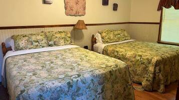 2 bedrooms, travel crib, free WiFi, bed sheets