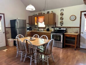 Fridge, microwave, oven, stovetop - Patoka Lake Deluxe with Jacuzzi #17 at Patoka 4 Seasons Resort (Eckerty)