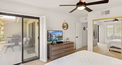 Peaceful 2 bed 1.5 bath home with luscious green golf course views-Pet Friendly!