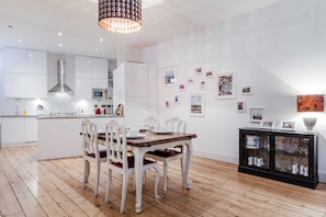Basic Apartment, Multiple Beds | Private kitchen - The Ultimate Shoreditch Flat w Outdoor Terrace (London)