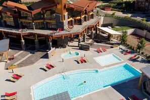 Piscina all'aperto, una piscina riscaldata
