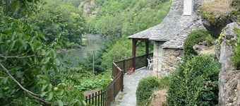 Traditional stone cottage with pool and river frontage