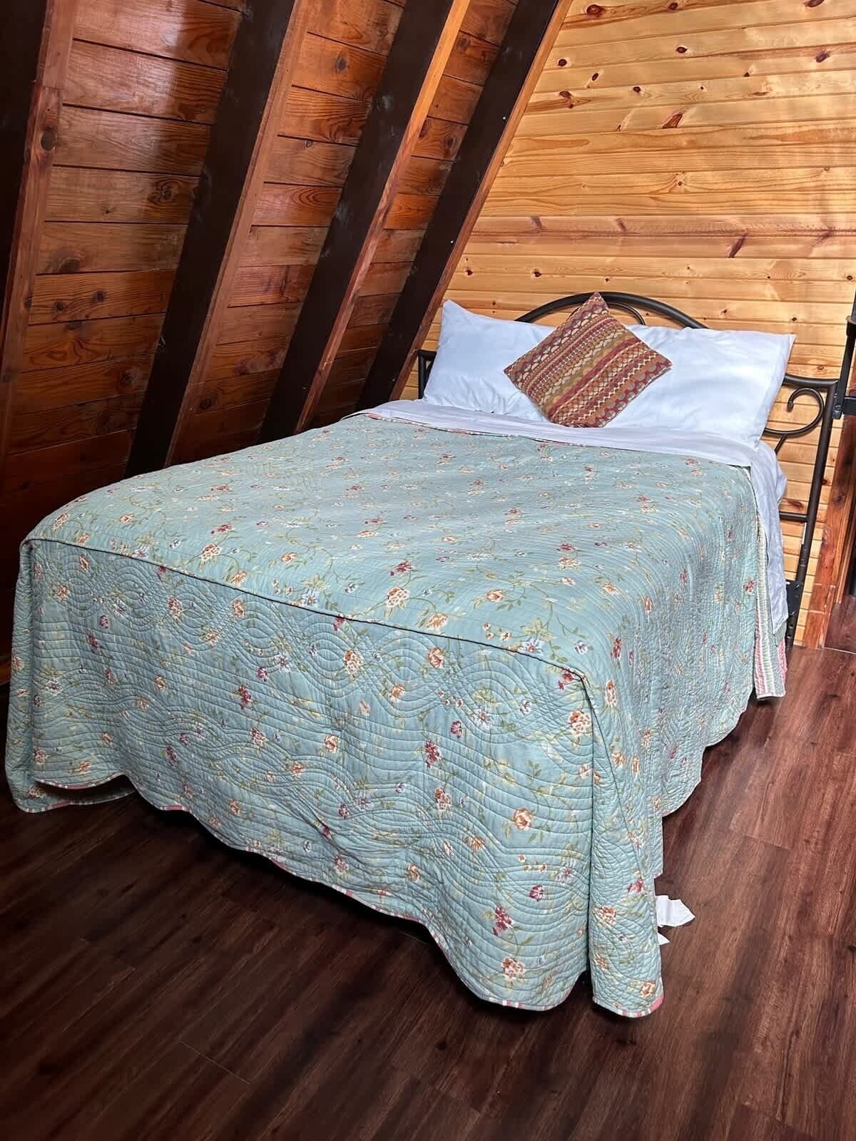 1 bedroom, travel cot, free WiFi, bed sheets